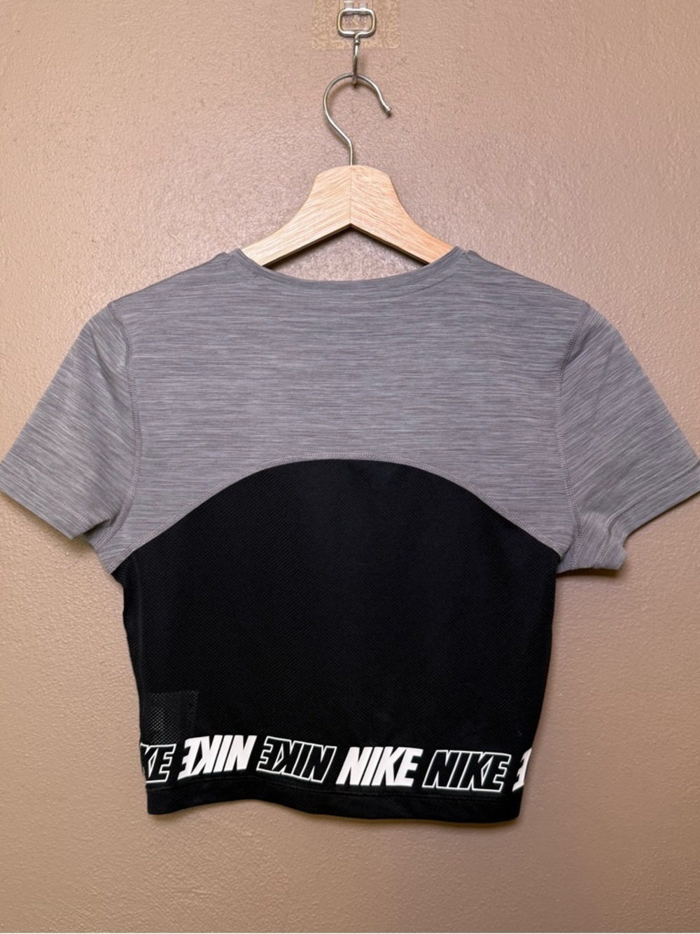 Nike Women's Pro Short Sleeve Crop Top - Gunsmoke/Heather Size Small - Picture 8 of 15